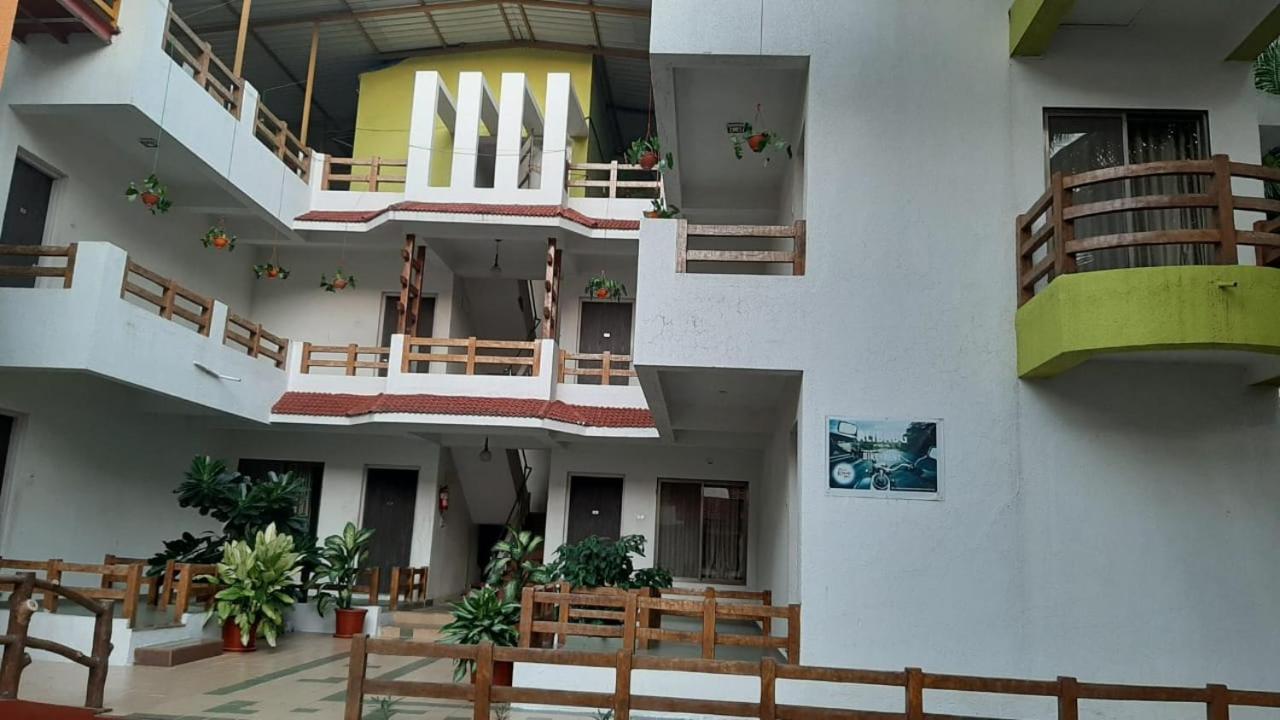 Ruturaj Inn אליבג מראה חיצוני תמונה