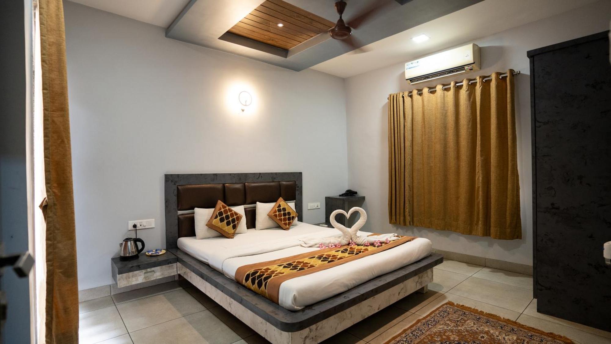 Ruturaj Inn אליבג מראה חיצוני תמונה