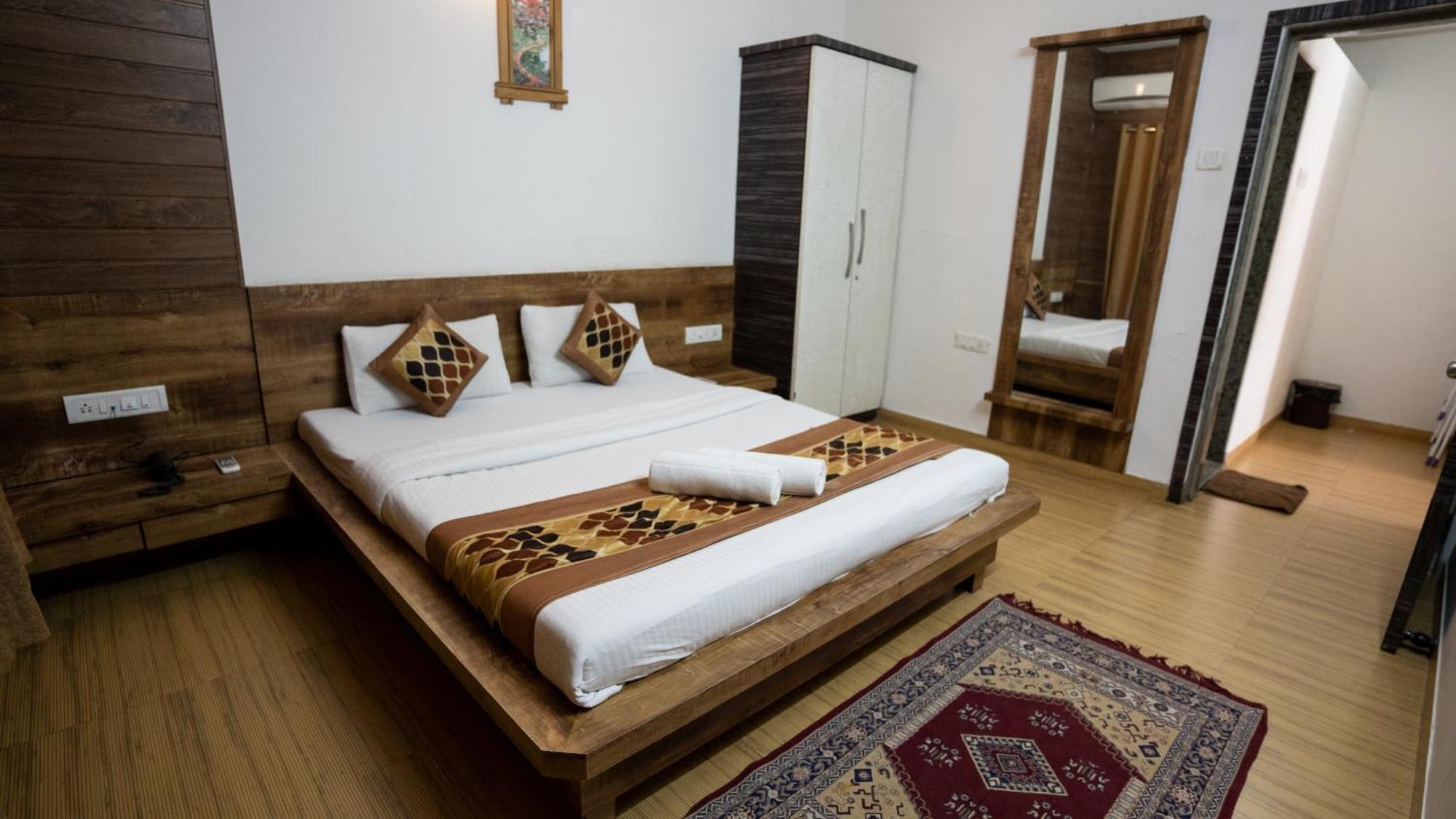 Ruturaj Inn אליבג מראה חיצוני תמונה